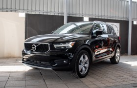 VOLVO XC40 T4 MOMENTUM